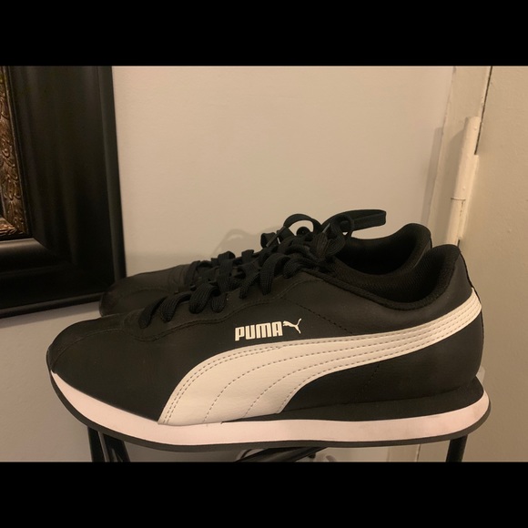Puma Sneakers. Black/White - Picture 2 of 4